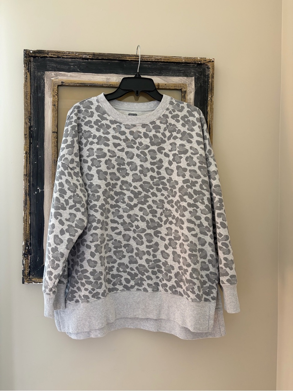 aerie Light Gray Leopard-Print Crewneck Sweater